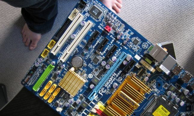 Building a Computer from Scratch – A First-Timer’s Guide