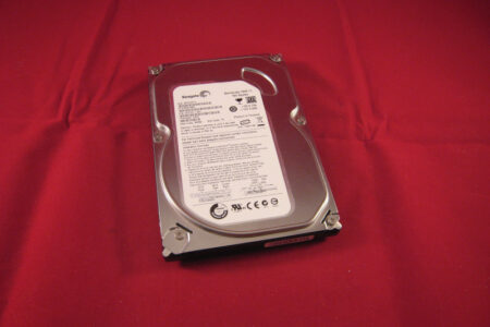 Seagate Barracuda ST3160813AS 160GB 7200 RPM 8MB Cache SATA 3.0Gb/s Hard Drive
